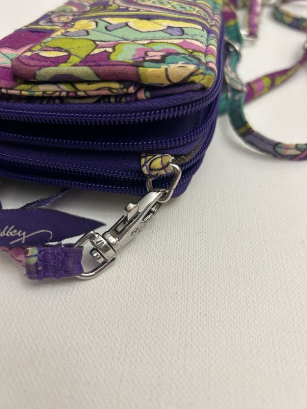 Vera Bradley All-In-One Crossbody Wallet in the retired Heather pattern. - Picture 7 of 7